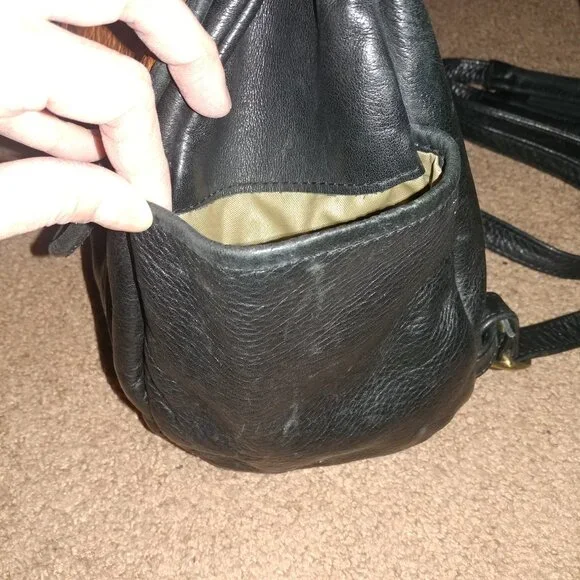 Mac Clay Leather Design: Tan/Black Leather Convertible Backpack/Shoulder Bag - Picture 9 of 14